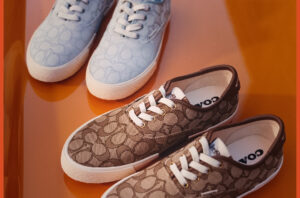 COACH MEMPERKENALKAN KOLEKSI ALAS KAKI DENGAN PATTERN SIGNATURE STYLE