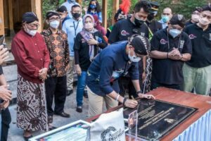 Visitasi 50 Besar ADWI, Menparekraf Sandiaga Resmikan Pembukaan Pasar Semi Kaki Langit