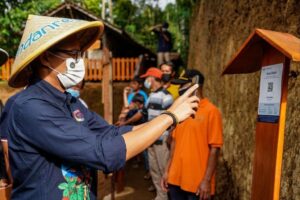 Menparekraf Dorong Penggunaan Konten Digital Desa Wisata Pandanrejo untuk Perkuat Promosi