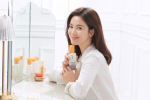 Ketahui 6 Langkah Perawatan Kulit Agar terlihat Glass Skin Seperti Song Hye-Kyo
