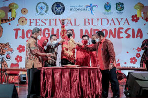 Menparekraf Harap Festival Budaya Tionghoa di Sumut Jadi Simbol Kebhinekaan untuk Bangkitlan Ekonomi dan Buka Lapangan Kerja