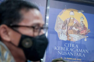 Dukung Kebangkitan Ekonomi UMKM, Menparekraf Kunjungi Pameran Adiwastra Nusantara