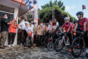 Menparekraf Lepas Rombongan Gowes Pawai RamadhanÂ 