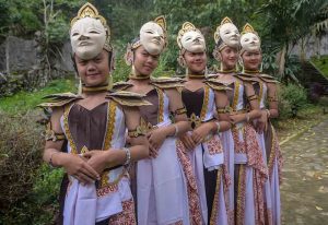MEMBEDAH KEINDAHAN ALAM, MAKANAN KHAS, SERTA KEBUDAYAAN DI KULON PROGO