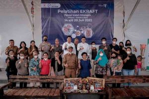 Menparekraf Dorong Masyarakat Desa Situngkir Samosir Sumut Kreatif Kembangkan Ekraf KriyaÂ 