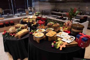 Promo Perayaan Natal dan Tahun Baru di Hilton Garden Inn Jakarta Taman Palem