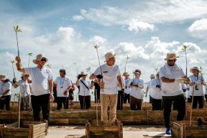 Menparekraf Ajak Delegasi â€œThe 2nd UN Tourism Regional Conference on the Empowerment of Women in Tourism in Asia and the Pacificâ€ Tanam Bakau