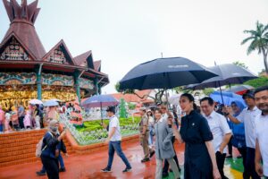 Menpar Pantau Suasana Libur Natal dan Tahun Baru di Kawasan Wisata Ancol