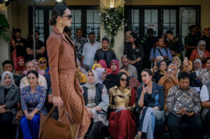 Menpar Berharap Sentra Kerajinan Kulit Piazza Firenze Dongkrak Pariwisata Garut