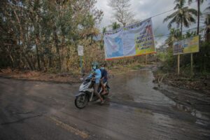 Gunung Lewotobi Laki-laki Erupsi, Menteri Pariwisata Prioritaskan Keselamatan Masyarakat
