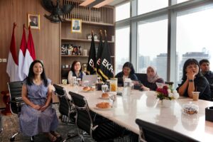 Wamen Ekraf Berbagi Strategi ke Jenama Desain Rêmên yang Bakal Mejeng di Festival Internasional