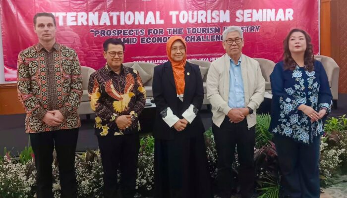 Industri Pariwisata Hadapi Tantangan, Wisatawan Mulai Tekan Anggaran